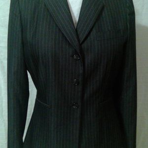 Beautiful  Tahari 2 piece Pant Suit - Jacket size 10 Pants Size 8